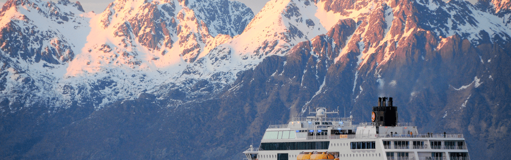 Exploring the Arctic Wilderness: Why Hurtigruten is the Best Choice for Norway and Beyond