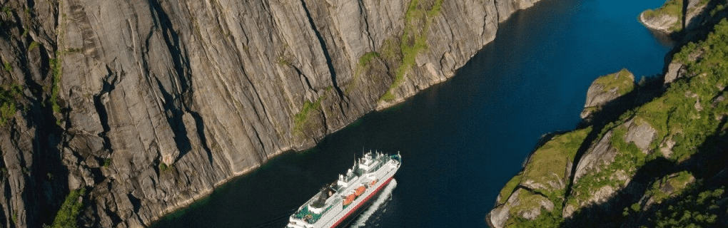 Exploring the Fjords and Beyond: A Comprehensive Guide to Hurtigruten`s Norwegian Coastal Voyages