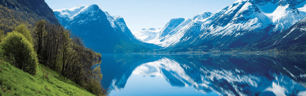 Exploring the Majesty of Norway: Why Hurtigruten Offers the Ultimate Norwegian Coastal Voyage