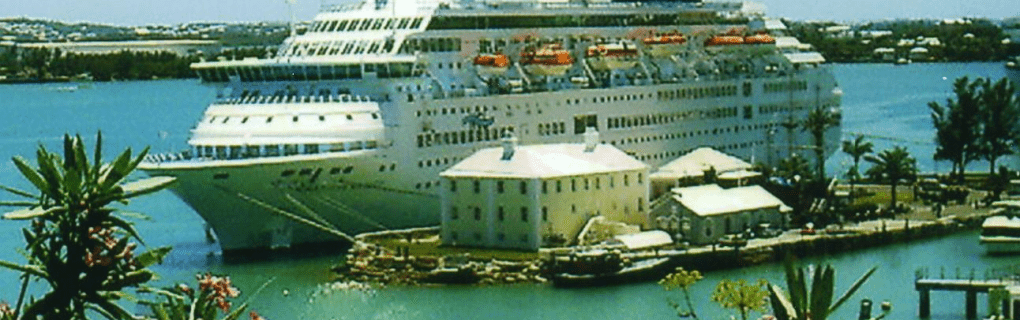 Exploring the Majesty of Norway: Why Hurtigruten Offers the Ultimate Norwegian Coastal Voyage