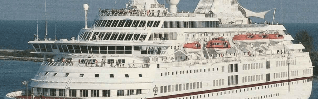 Exploring the Majesty of Norway: Why Hurtigruten Offers the Ultimate Norwegian Coastal Voyage