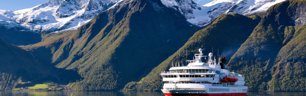 Exploring the Polar Regions with Hurtigruten Expeditions: A Guide to Their Unparalleled Itineraries