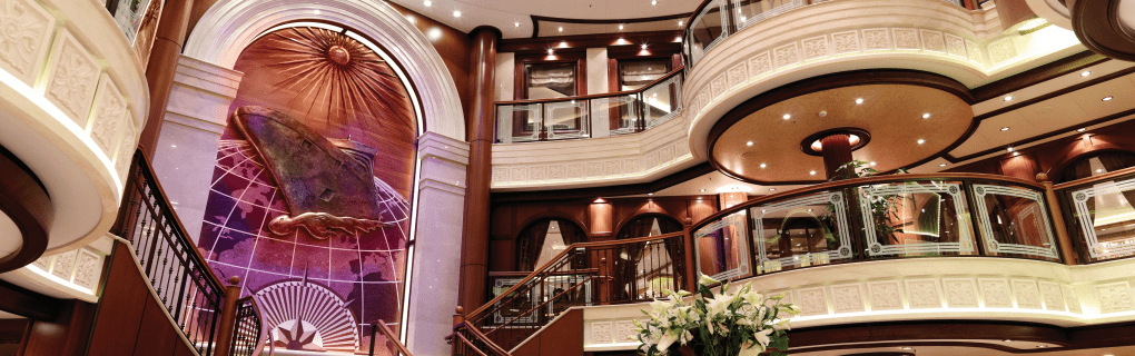 Inside Cunard`s Majesty: A Guide to the Luxury and Elegance of Transatlantic Crossings