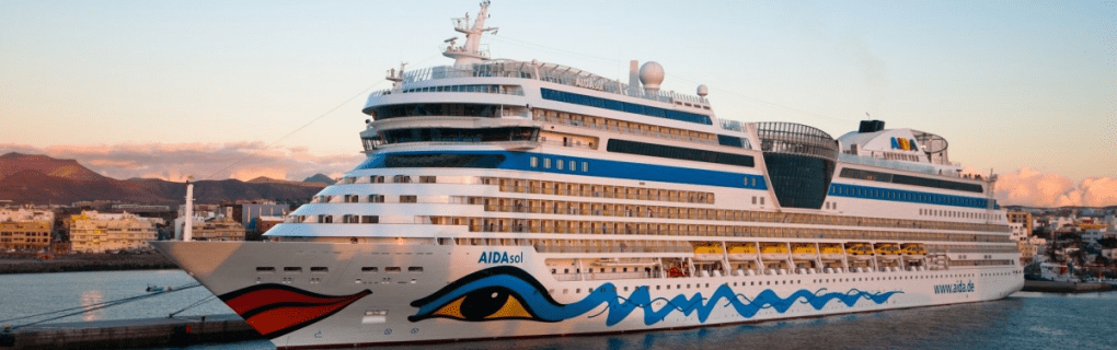 Luxury on the Water: A Guide to Uniworld`s Themed River Cruises and Exclusive Excursions