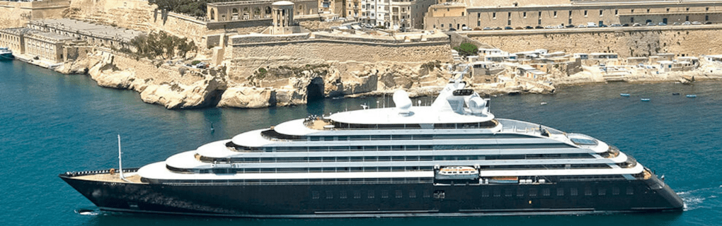 Top Cruise Ship Outdoor Movie Screens and Entertainment